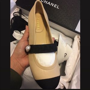 ❌SOLD❌ BNIB Authentic CHANEL beige and black flats